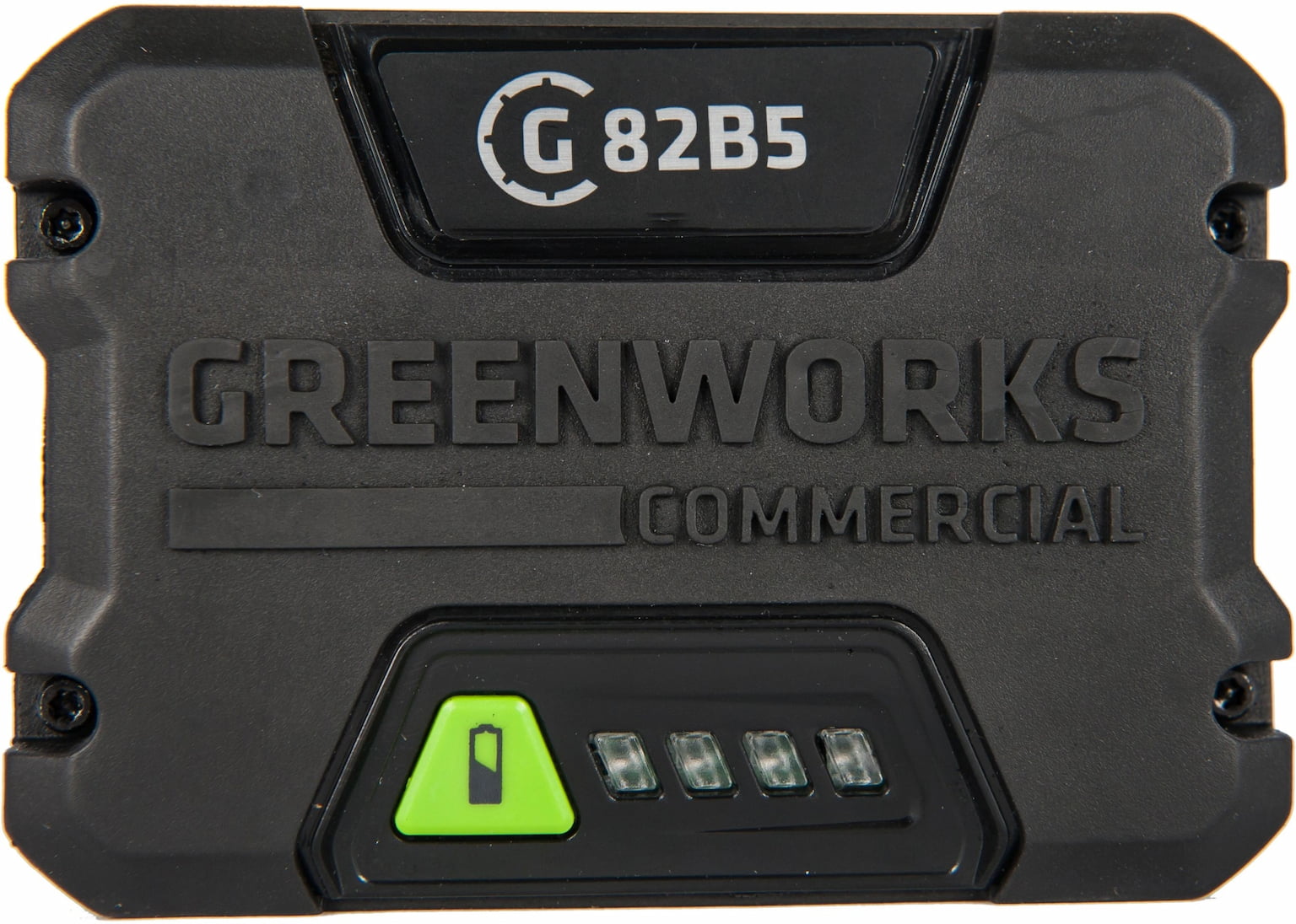 Аккумулятор GreenWorks 82V (модель G82B5) (2914607) - это литий ионная (Li-ion) батарея, силой тока 5 ампер/час и выполненная по самым передовым технологиям.Применяется в линейке всех устройств Greenworks 82V Coммercial.Аккумулятор состоит из ячеек производства японской компании LG. Ячейки этого производителя обладают самыми высокими показателями по емкости и выдаваемому напряжению, и относятся к классу A++. Батарея снабжена специальной платой управления, благодаря которой ячейки заряжаются и разряжаются равномерно и одновременно, что значительно продлевает срок жизни аккумулятора (среднее время 7 лет), а также отсутствует эффект потери мощности инструмента при разряде. Для надежной работы аккумулятор снабжен чипом, который защищает его от перезаряда, перегрева и глубокого разряда.Благодаря высокотехнологичным ячейкам, плате управления и защитному чипу, аккумулятор обладает долгим сроком службы - до 2000 циклов заряда-разряда. Корпус - ударопрочный, с прорезинен