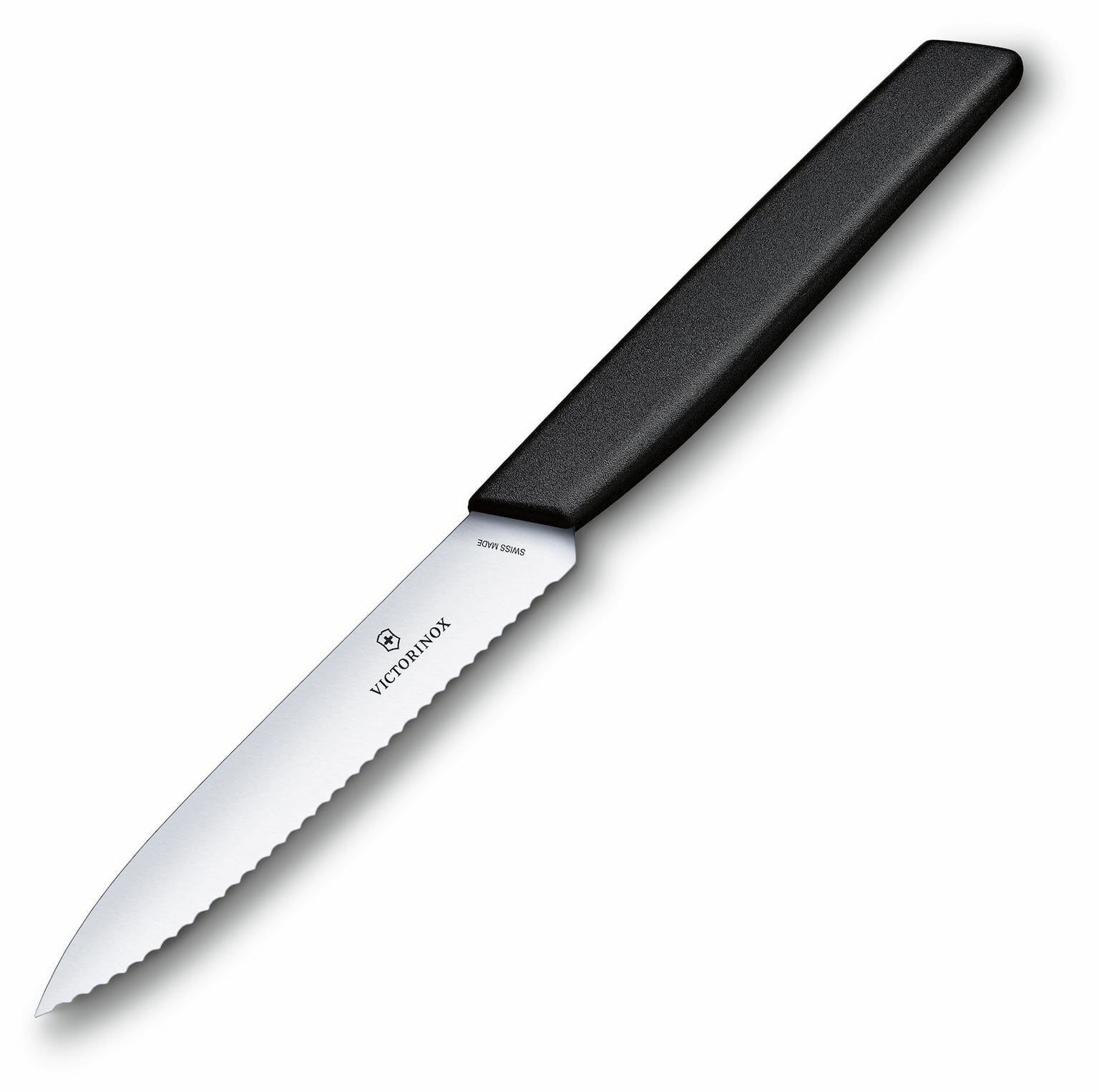 Нож кухонный Victorinox Swiss Modern (6.9003.10W) стальной разделочный лезв.100мм серрейт. заточка черный